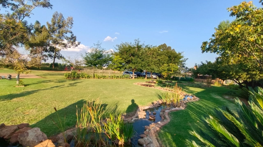 5 Bedroom Property for Sale in Tenacre A H Gauteng