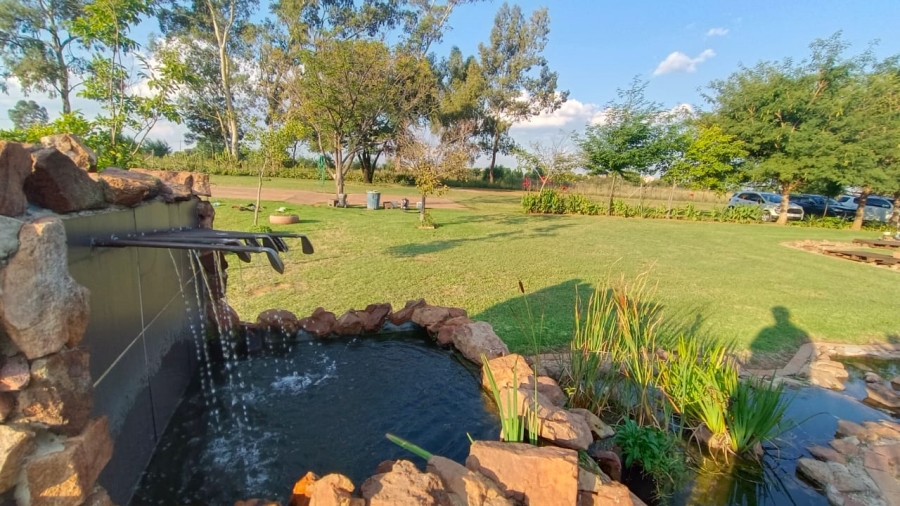 5 Bedroom Property for Sale in Tenacre A H Gauteng