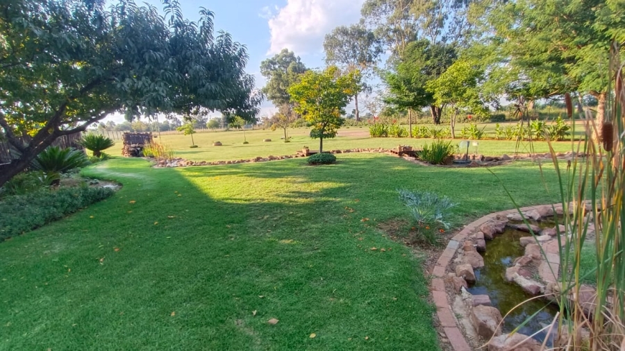 5 Bedroom Property for Sale in Tenacre A H Gauteng