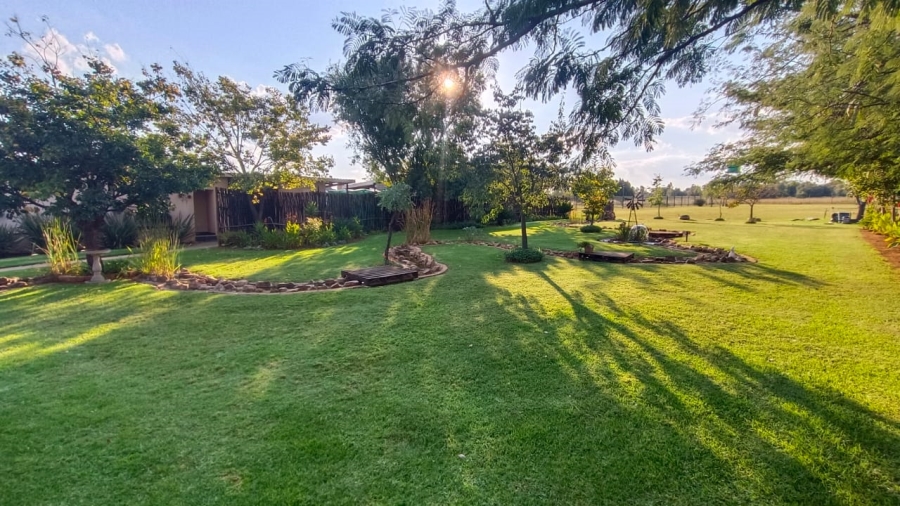 5 Bedroom Property for Sale in Tenacre A H Gauteng