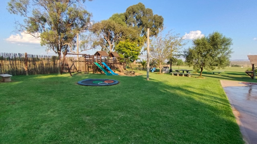 5 Bedroom Property for Sale in Tenacre A H Gauteng