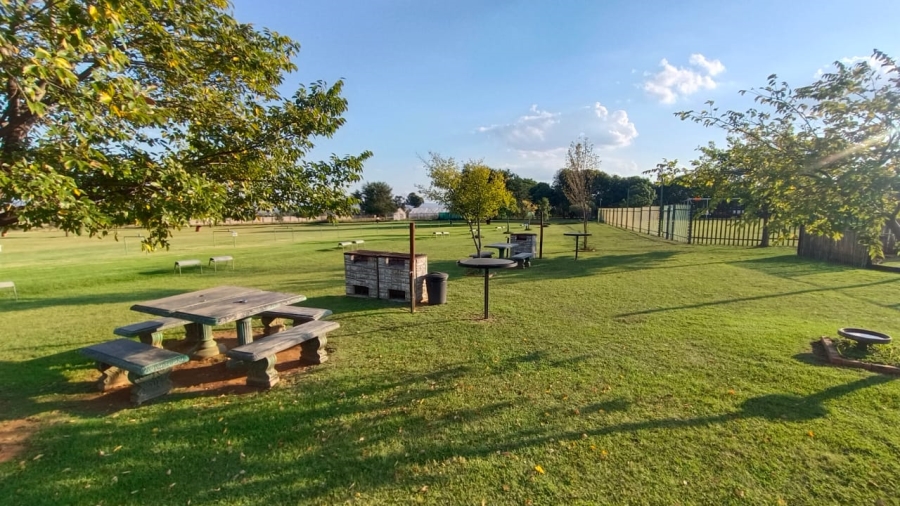 5 Bedroom Property for Sale in Tenacre A H Gauteng