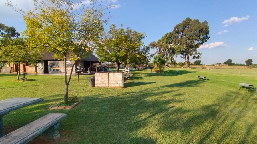 5 Bedroom Property for Sale in Tenacre A H Gauteng