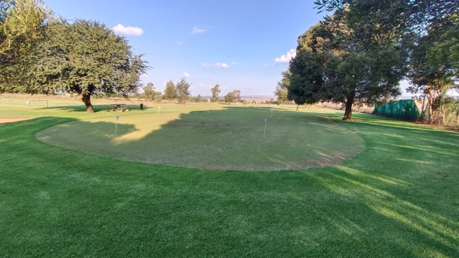 5 Bedroom Property for Sale in Tenacre A H Gauteng