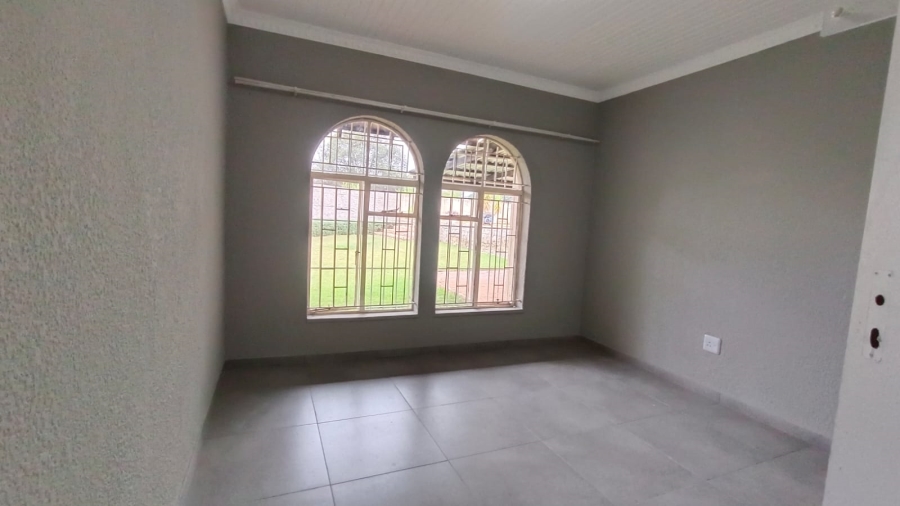 5 Bedroom Property for Sale in Tenacre A H Gauteng