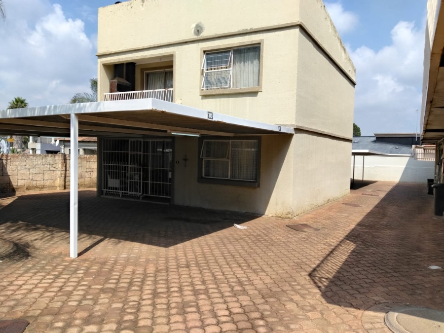 2 Bedroom Property for Sale in Greenhills Gauteng