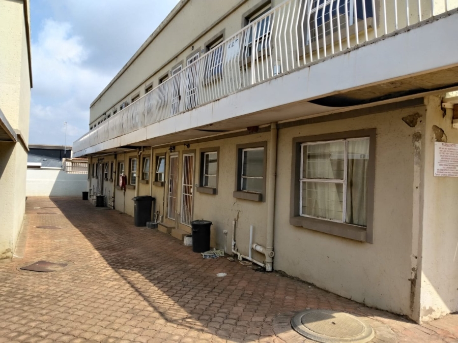 2 Bedroom Property for Sale in Greenhills Gauteng