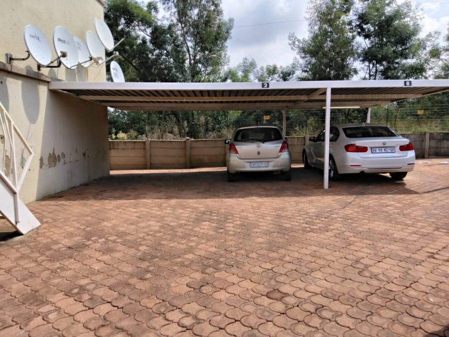 2 Bedroom Property for Sale in Greenhills Gauteng