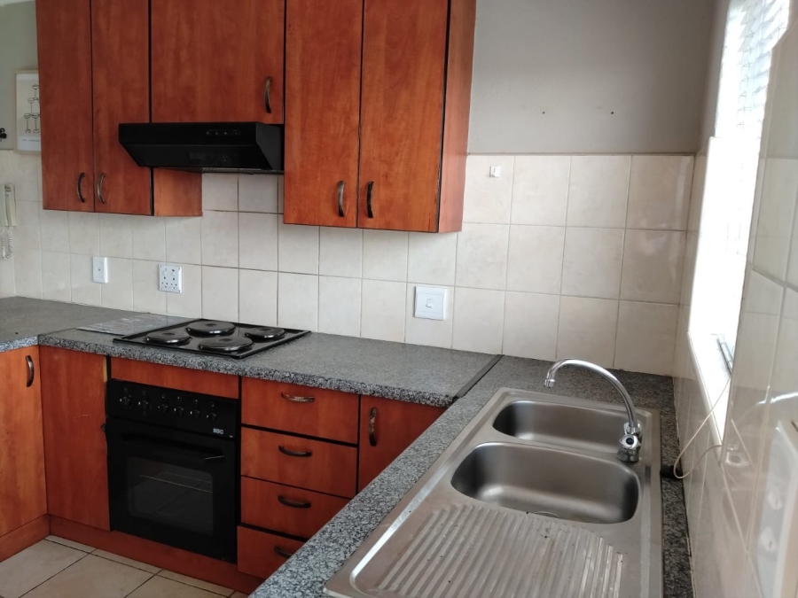 2 Bedroom Property for Sale in Greenhills Gauteng