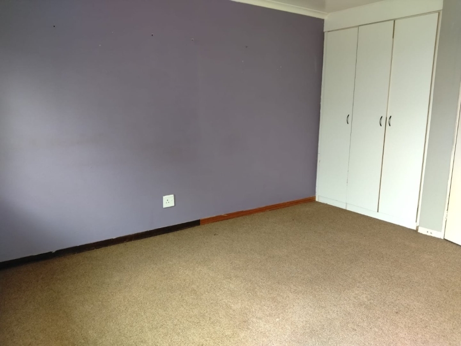 2 Bedroom Property for Sale in Greenhills Gauteng