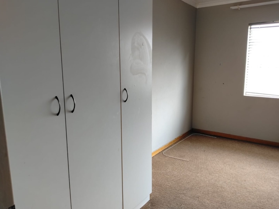 2 Bedroom Property for Sale in Greenhills Gauteng