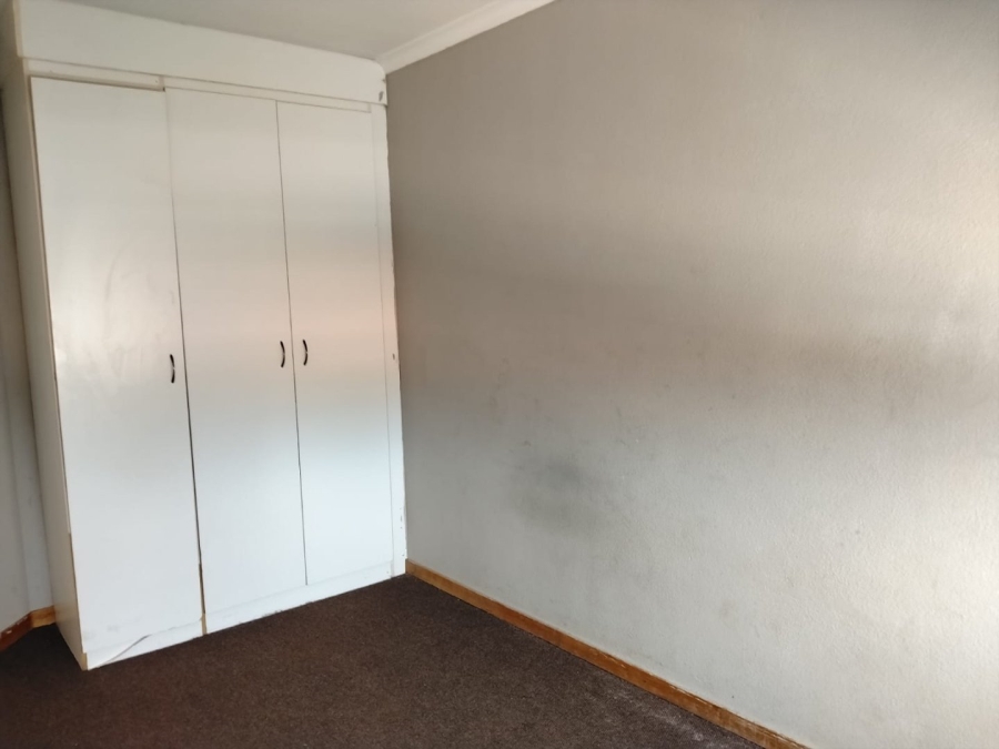 2 Bedroom Property for Sale in Greenhills Gauteng