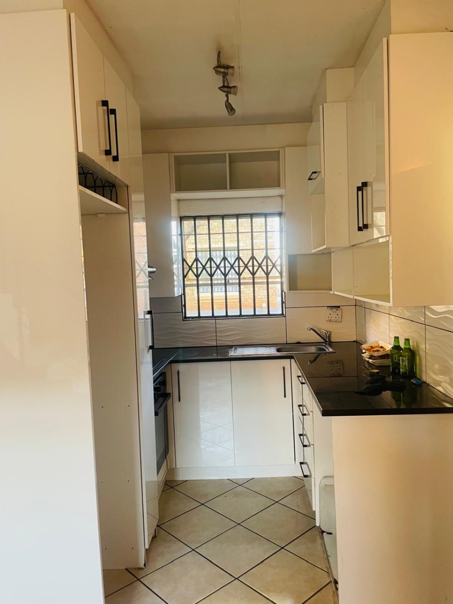 3 Bedroom Property for Sale in Dawn Park Gauteng