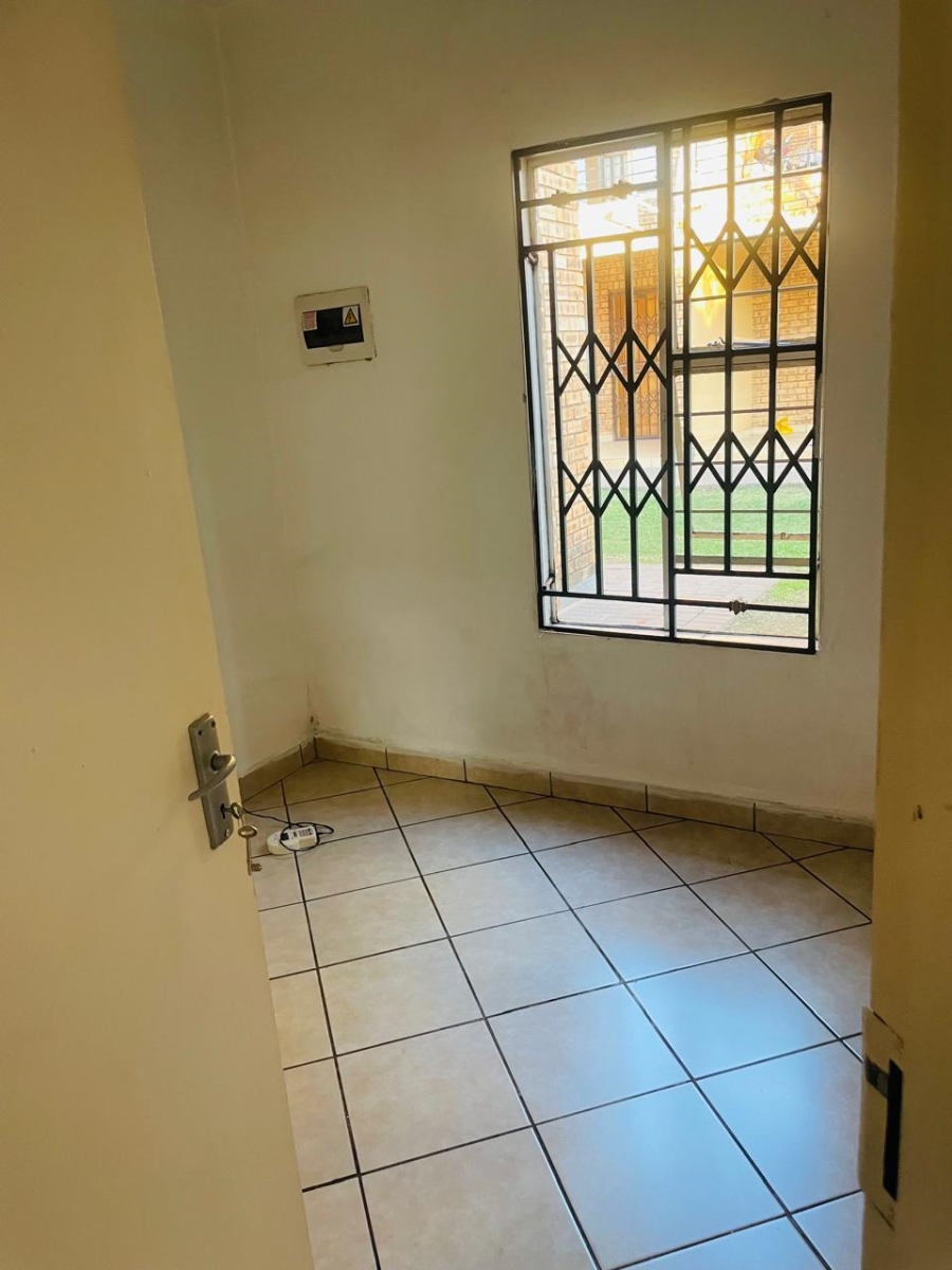 3 Bedroom Property for Sale in Dawn Park Gauteng