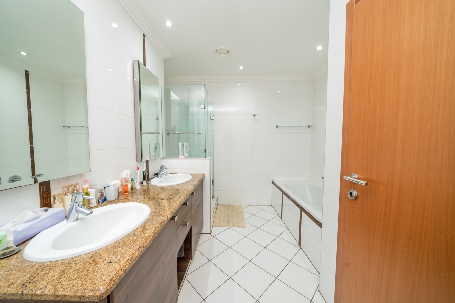 2 Bedroom Property for Sale in Bedford Gardens Gauteng