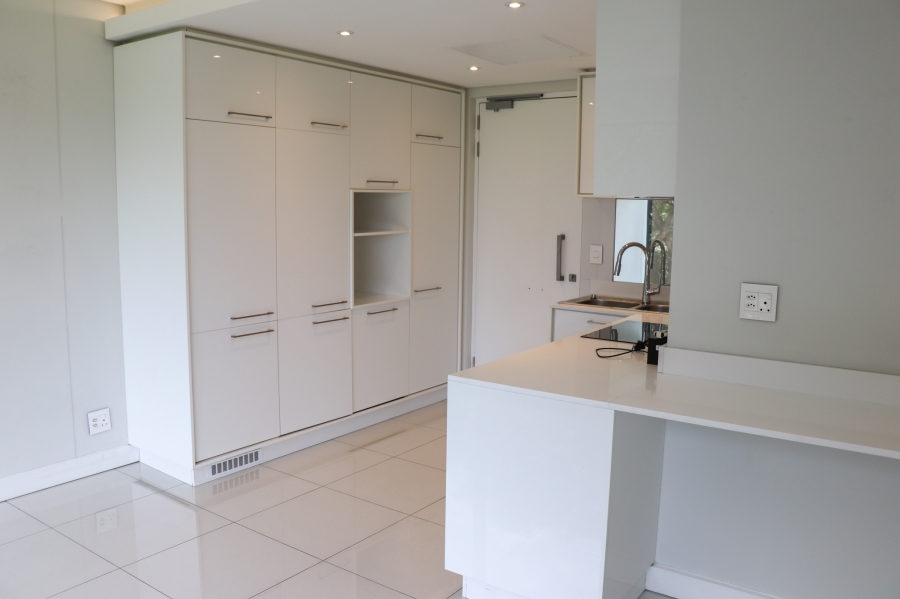 To Let 1 Bedroom Property for Rent in Rosebank Gauteng