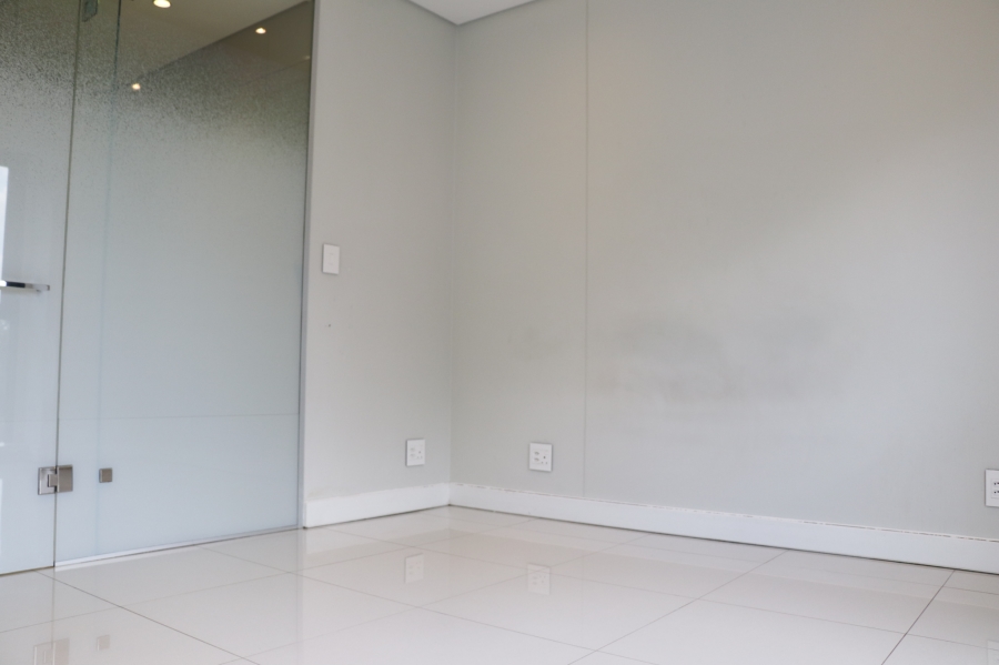 To Let 1 Bedroom Property for Rent in Rosebank Gauteng