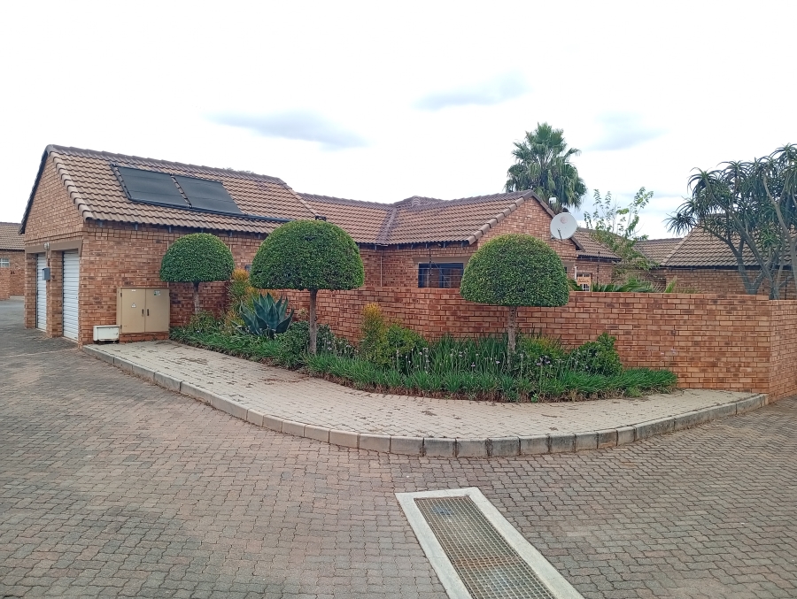 3 Bedroom Property for Sale in Equestria Gauteng