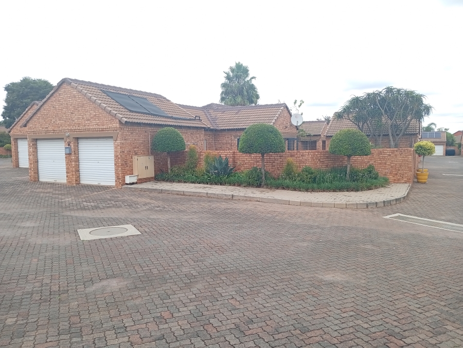 3 Bedroom Property for Sale in Equestria Gauteng