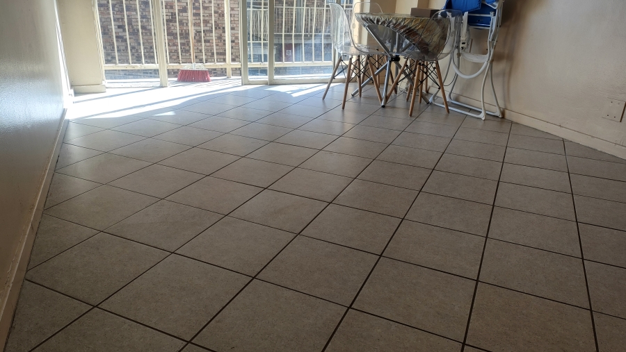 2 Bedroom Property for Sale in Silverton Gauteng