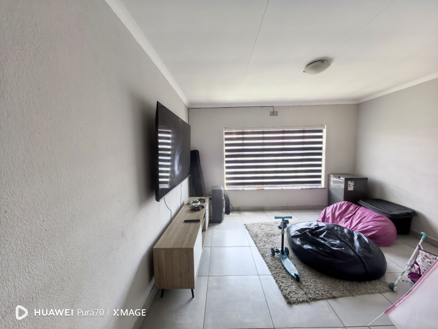 3 Bedroom Property for Sale in Birchleigh North Gauteng