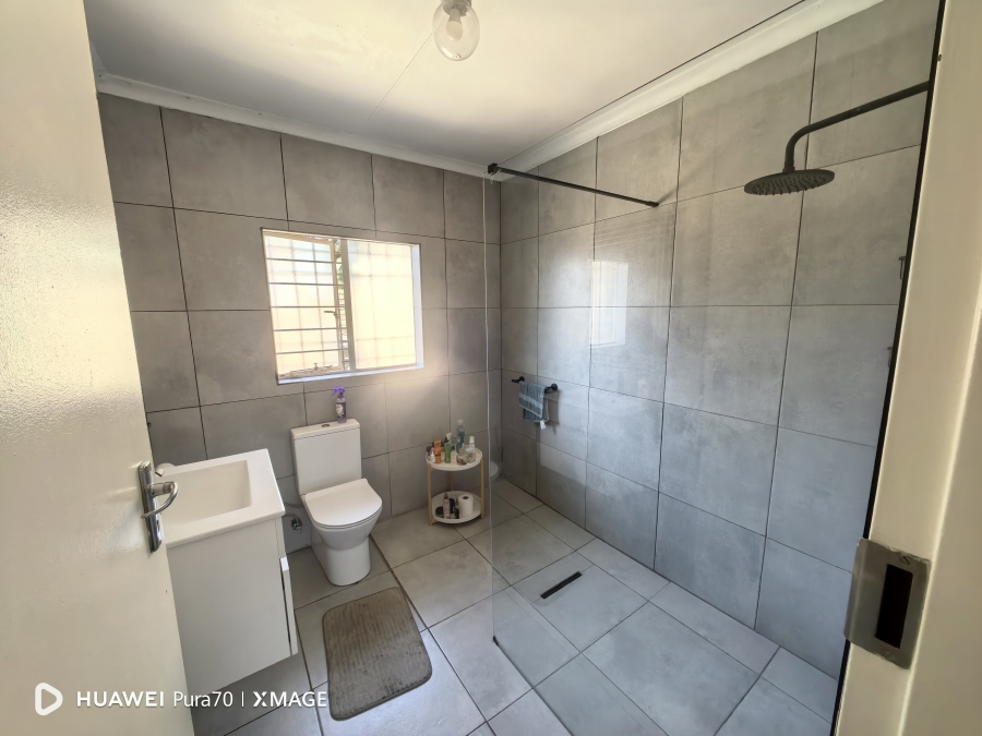 3 Bedroom Property for Sale in Birchleigh North Gauteng