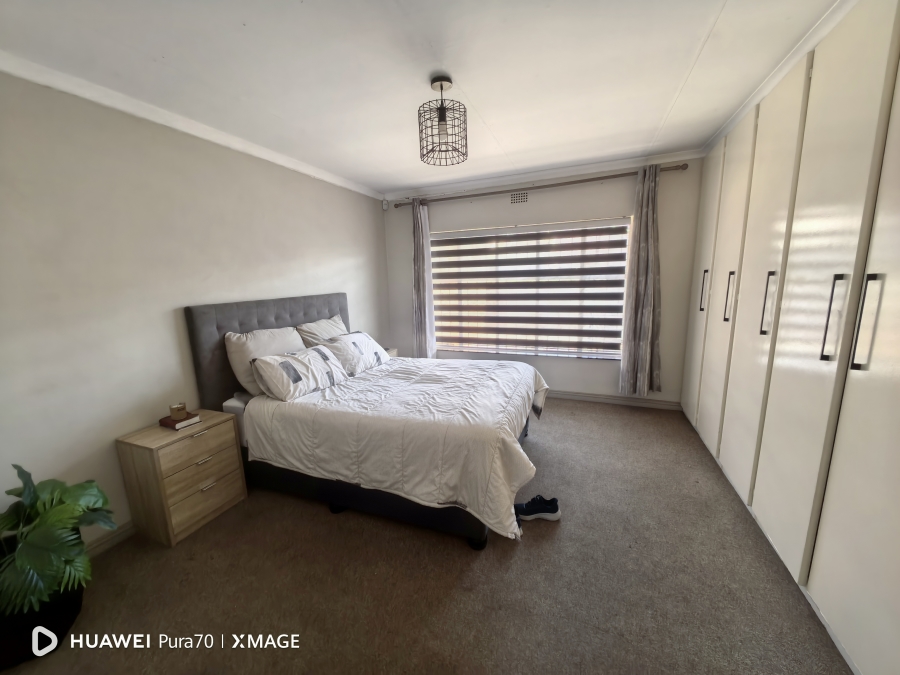 3 Bedroom Property for Sale in Birchleigh North Gauteng