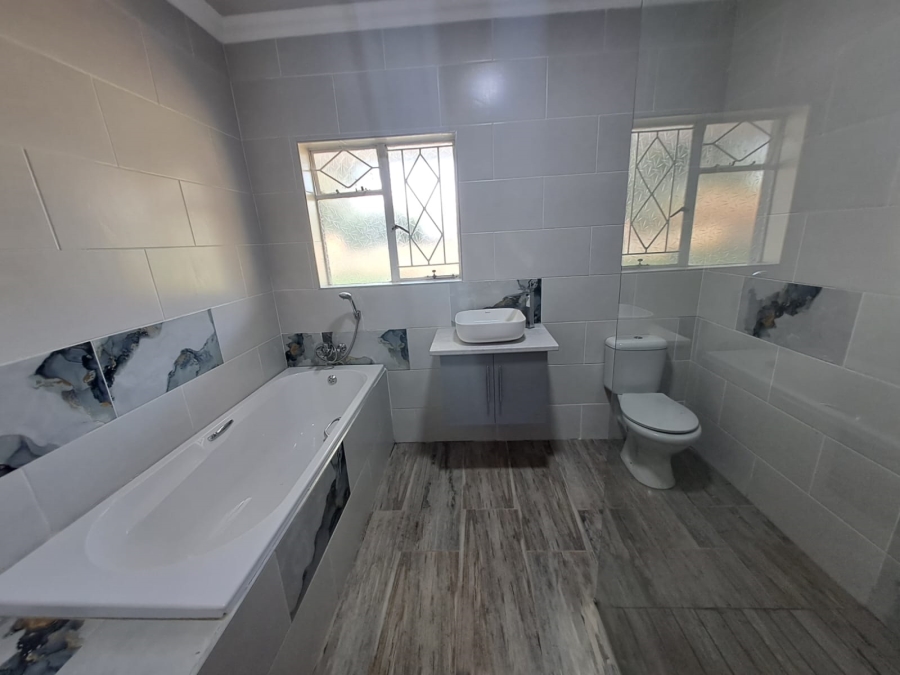 4 Bedroom Property for Sale in Three Rivers Gauteng