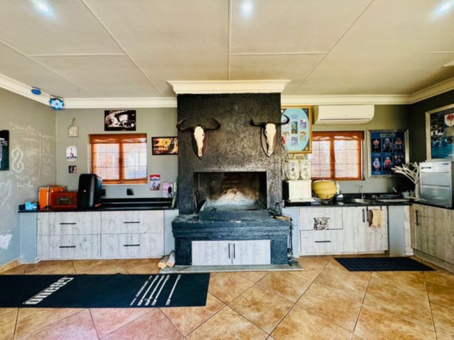 5 Bedroom Property for Sale in Kameeldrift East Gauteng