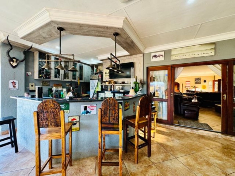 5 Bedroom Property for Sale in Kameeldrift East Gauteng