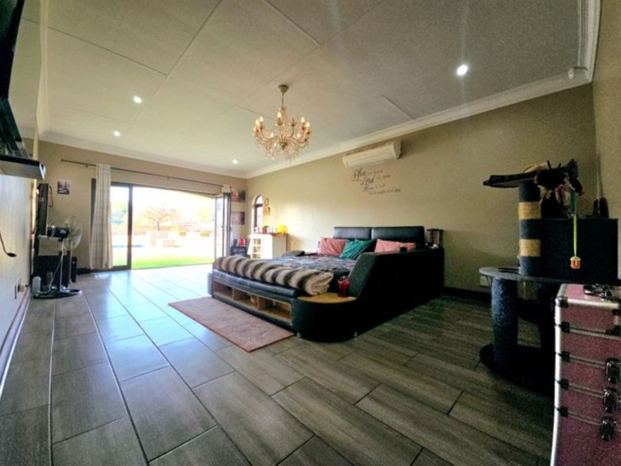 5 Bedroom Property for Sale in Kameeldrift East Gauteng