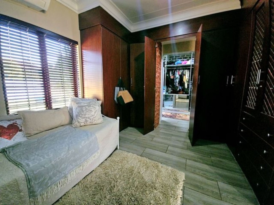 5 Bedroom Property for Sale in Kameeldrift East Gauteng