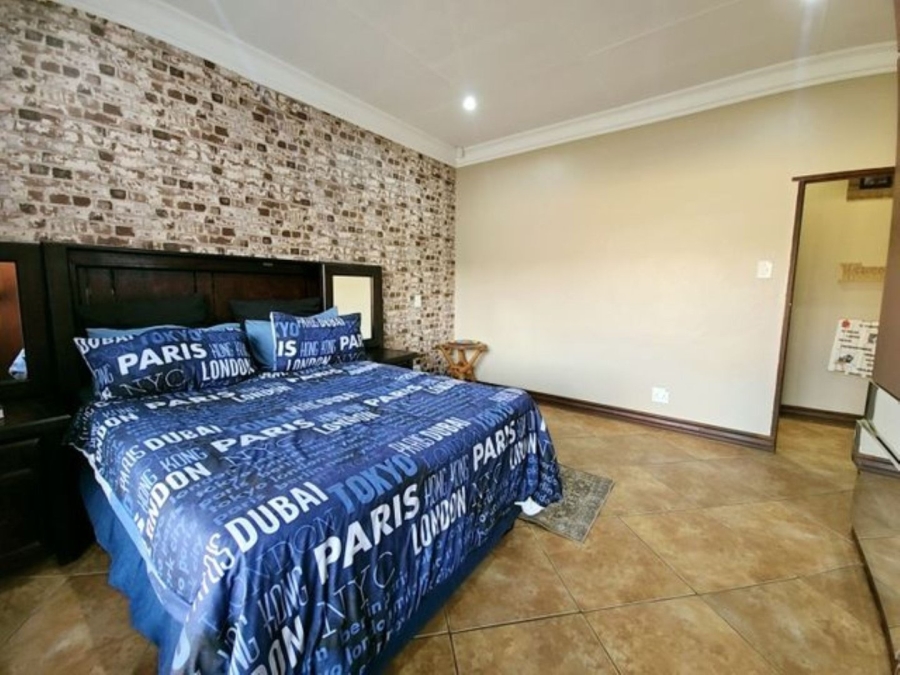 5 Bedroom Property for Sale in Kameeldrift East Gauteng