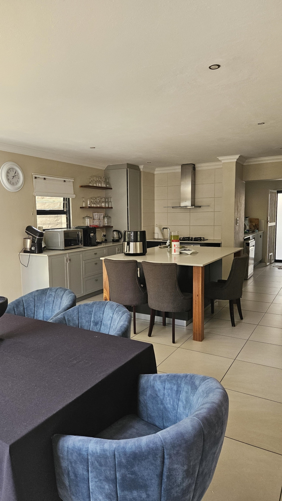 4 Bedroom Property for Sale in Hurlingham Gauteng