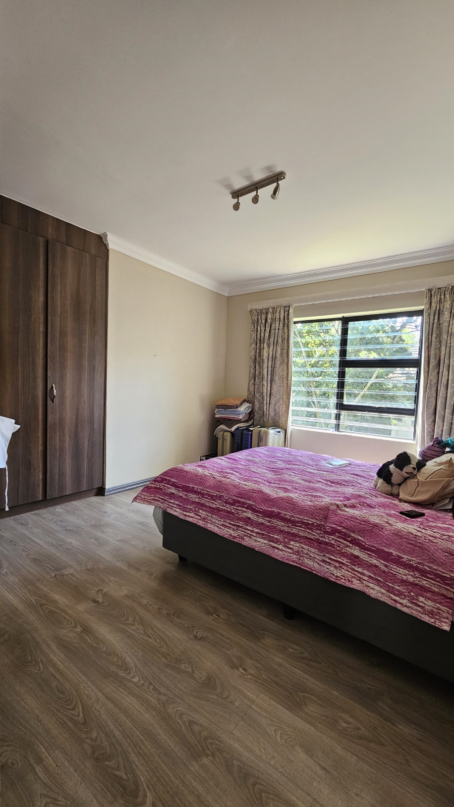 4 Bedroom Property for Sale in Hurlingham Gauteng