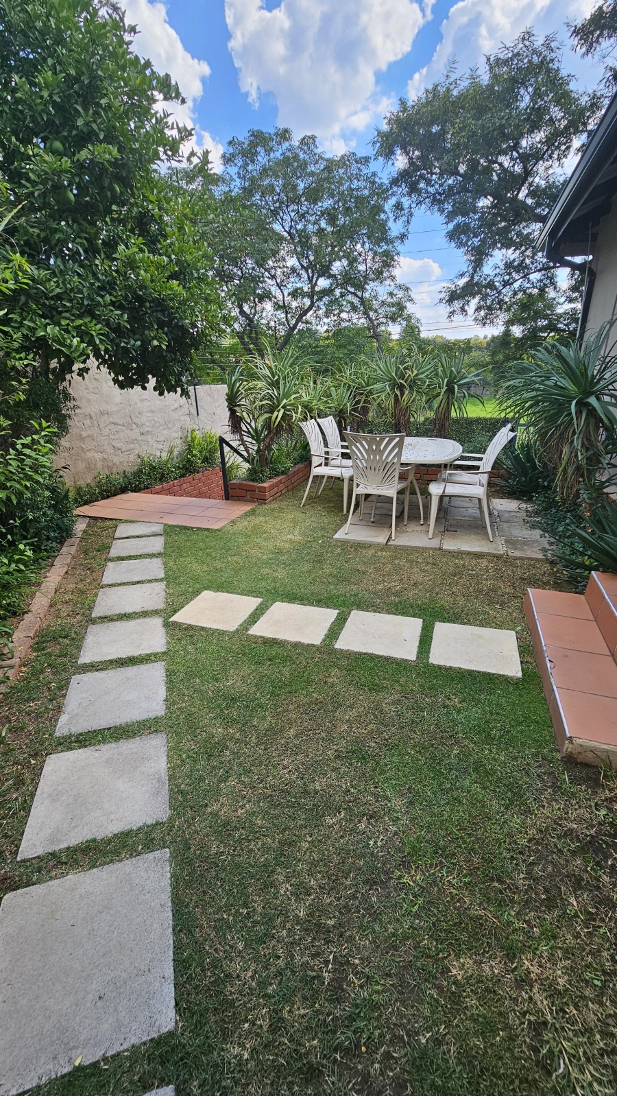 4 Bedroom Property for Sale in Hurlingham Gauteng
