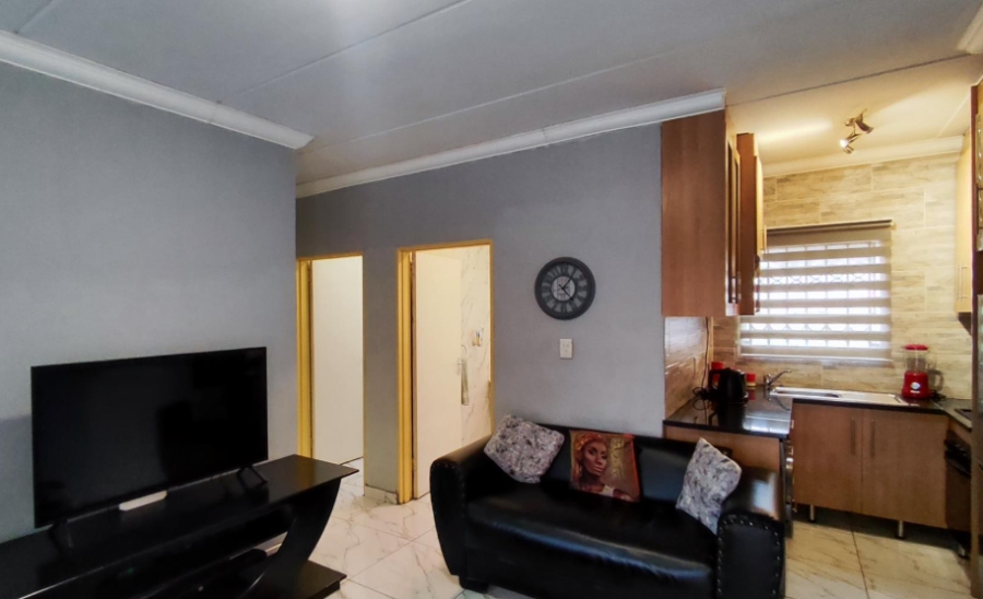 2 Bedroom Property for Sale in Dawn Park Gauteng