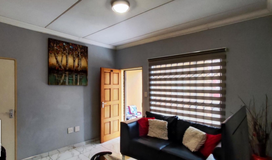 2 Bedroom Property for Sale in Dawn Park Gauteng