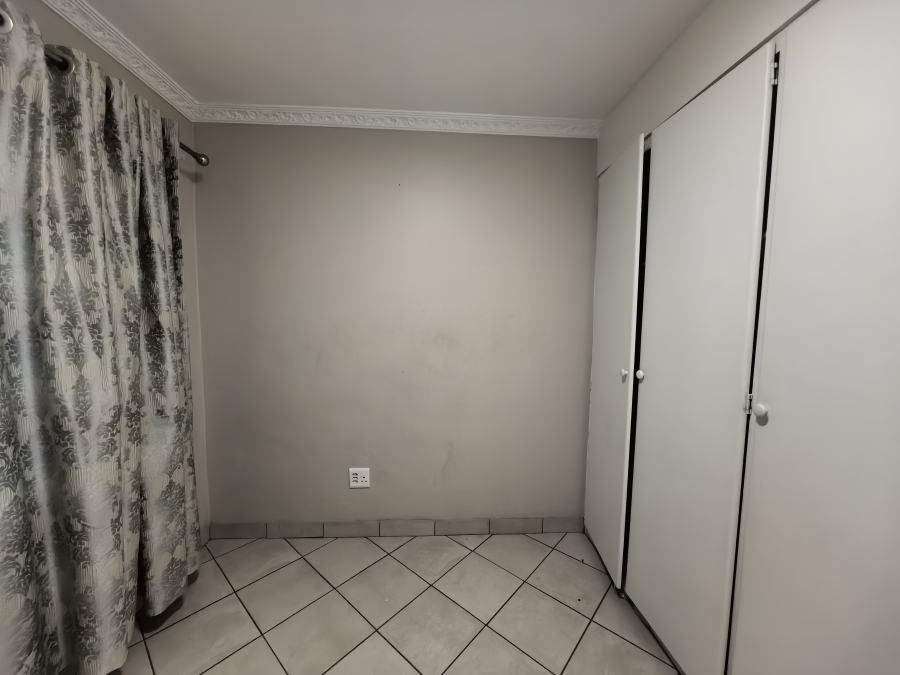 2 Bedroom Property for Sale in Noordhang Gauteng