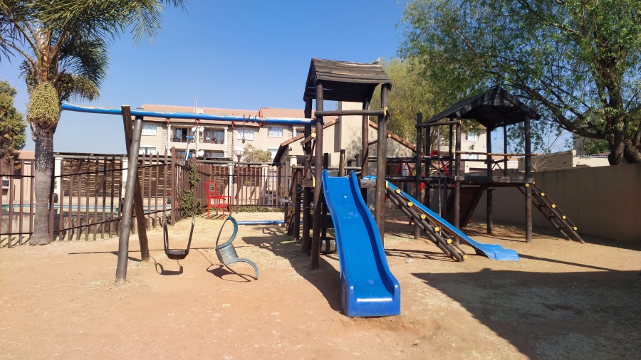 2 Bedroom Property for Sale in Noordhang Gauteng