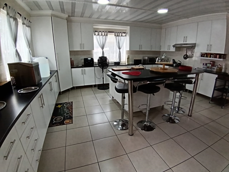 4 Bedroom Property for Sale in Selection Park Gauteng