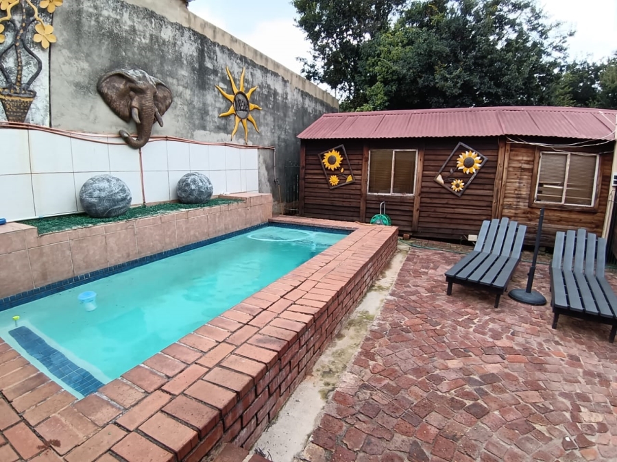 4 Bedroom Property for Sale in Selection Park Gauteng