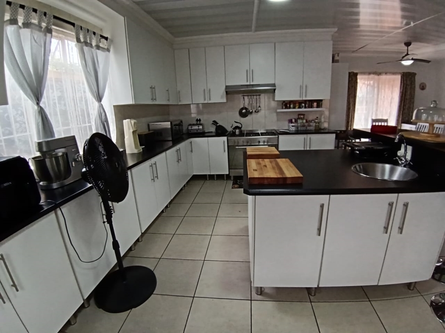 4 Bedroom Property for Sale in Selection Park Gauteng