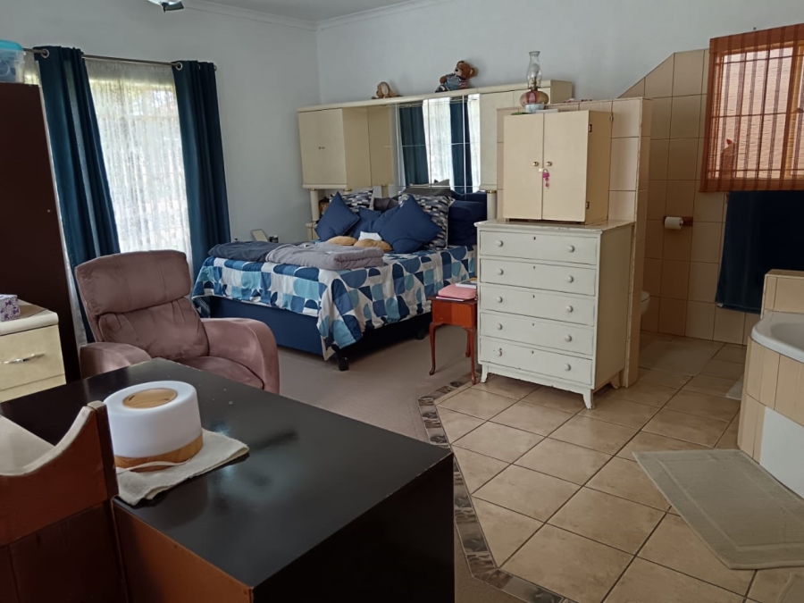 4 Bedroom Property for Sale in Selection Park Gauteng