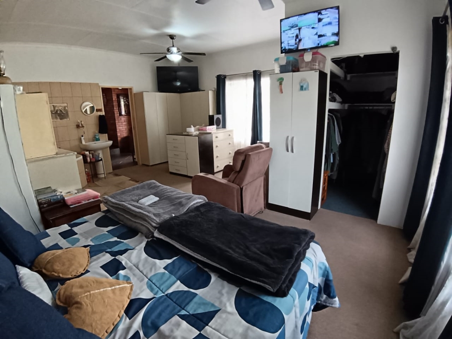 4 Bedroom Property for Sale in Selection Park Gauteng