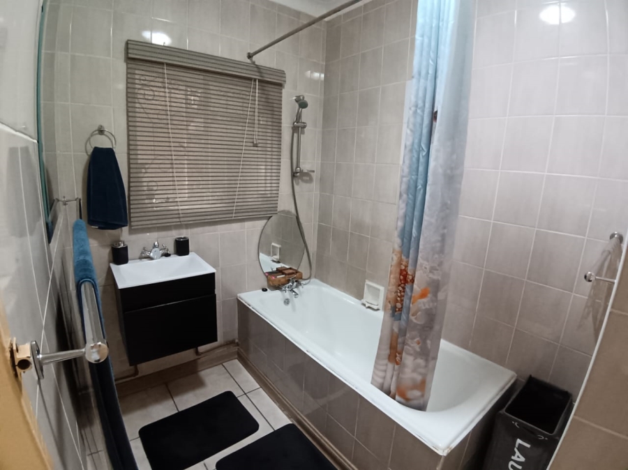 4 Bedroom Property for Sale in Selection Park Gauteng
