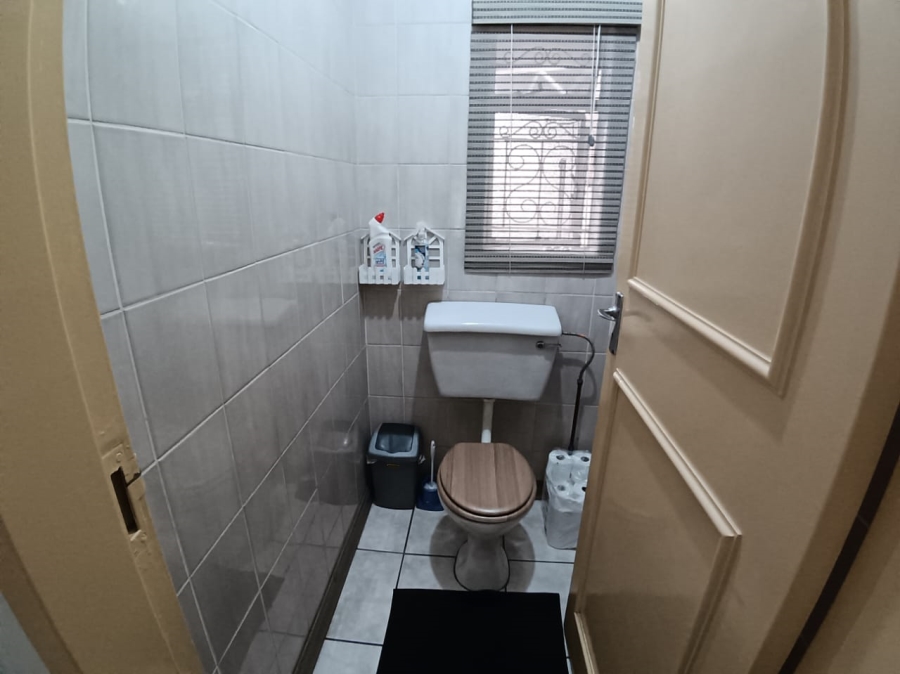 4 Bedroom Property for Sale in Selection Park Gauteng