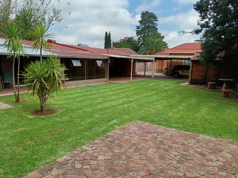 4 Bedroom Property for Sale in Selection Park Gauteng