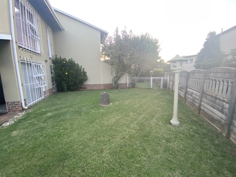 3 Bedroom Property for Sale in Farrarmere Gauteng