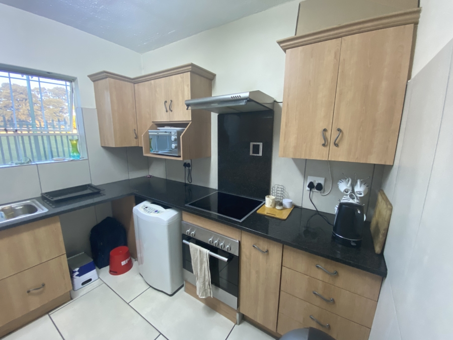 3 Bedroom Property for Sale in Farrarmere Gauteng